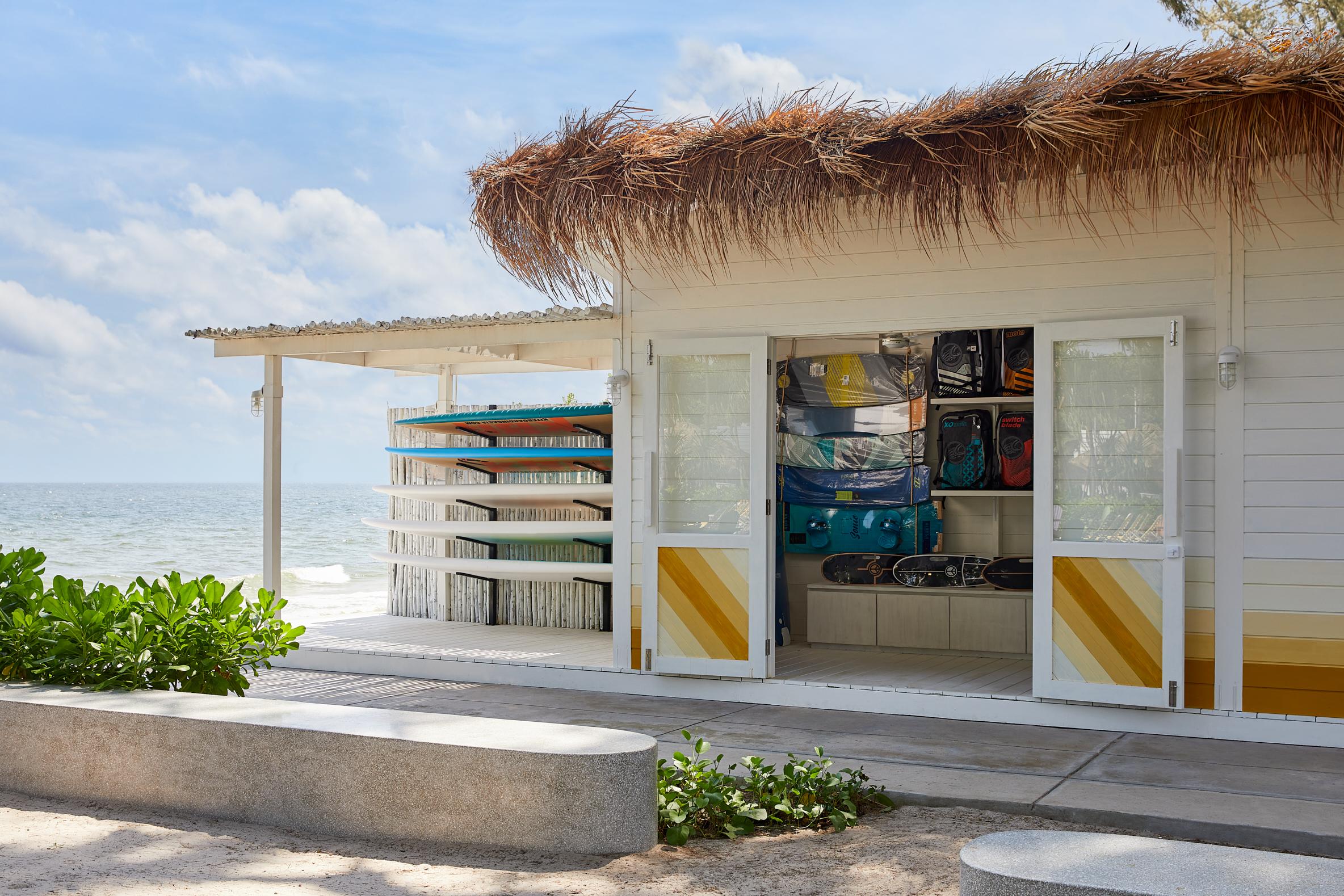 Готель The Standard, Хуахін Екстер'єр фото The Lifeguard Hut at the beach