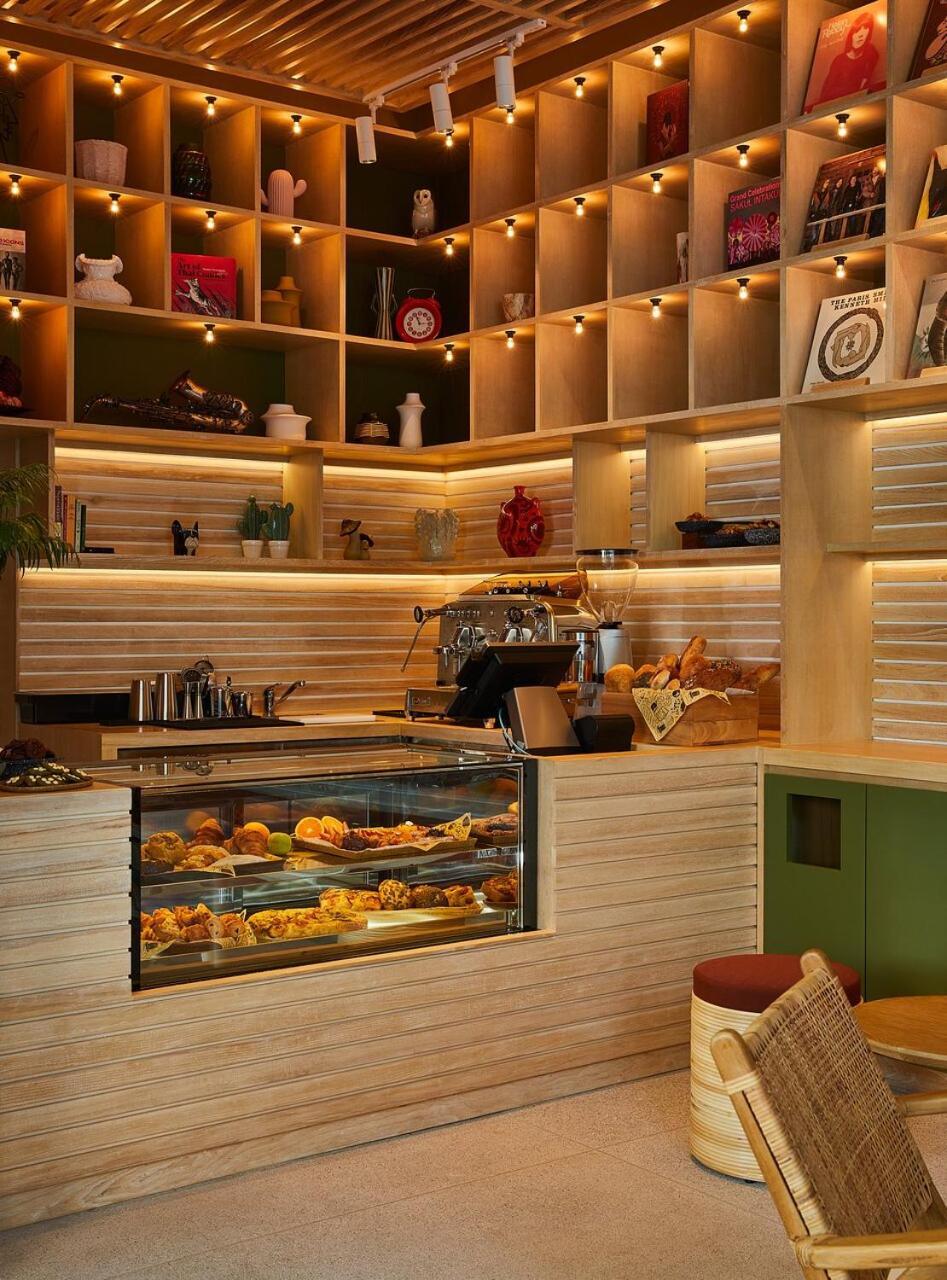 Готель The Standard, Хуахін Екстер'єр фото A coffee shop in Athens, Greece