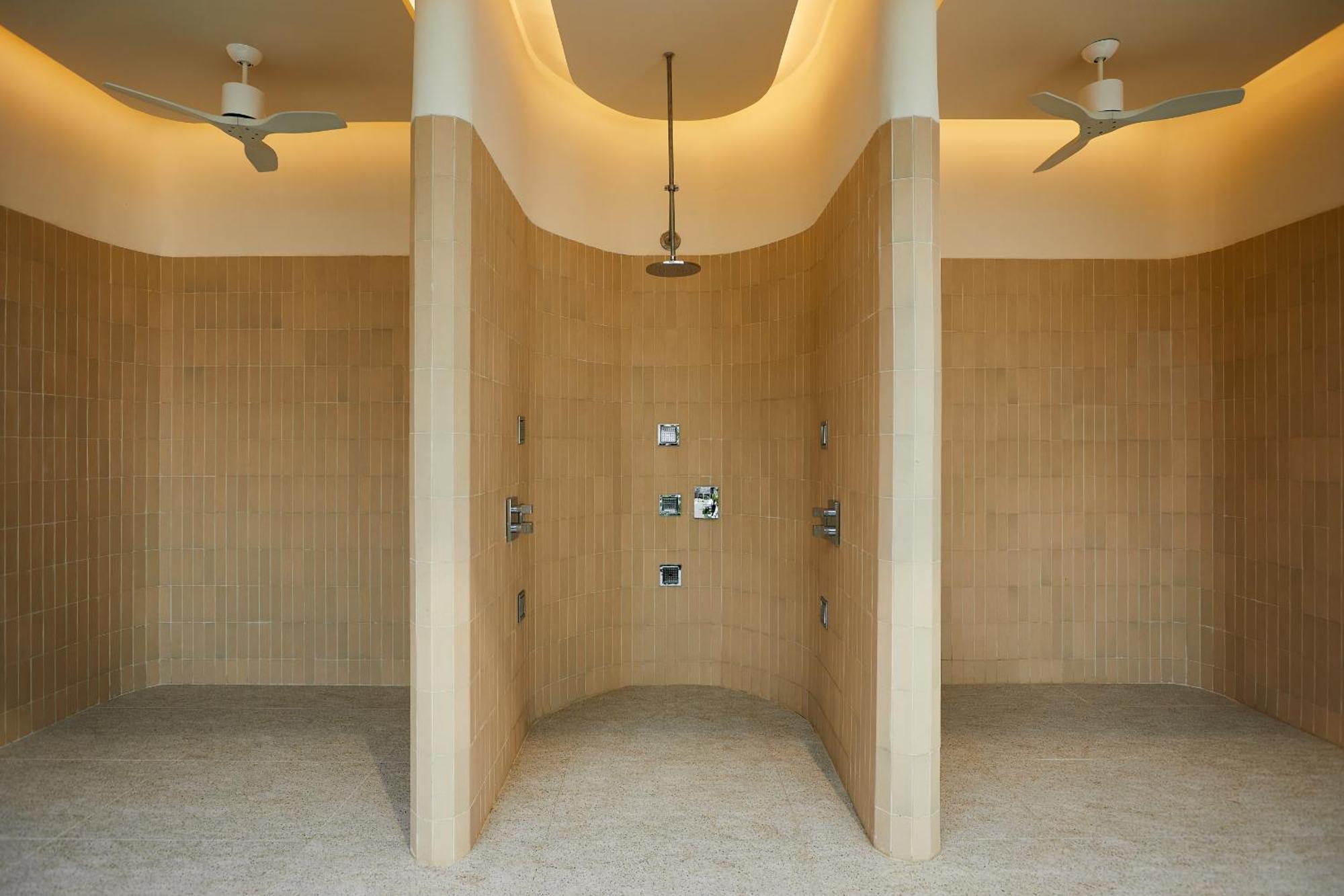 Готель The Standard, Хуахін Екстер'єр фото Shower room